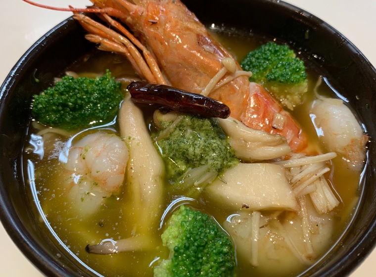 海老とキノコのアヒージョ