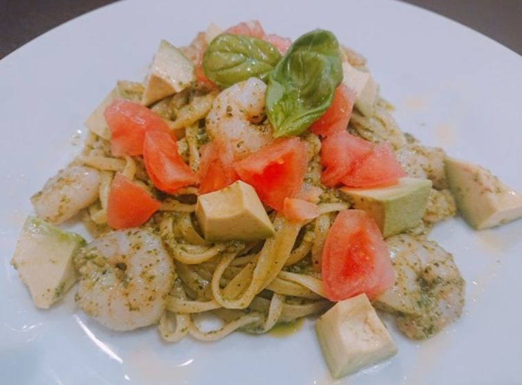 海老とアボカドのジェノベーゼ